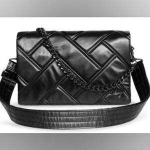 LUG Huddle Shoulder Bag - Metallic Black
